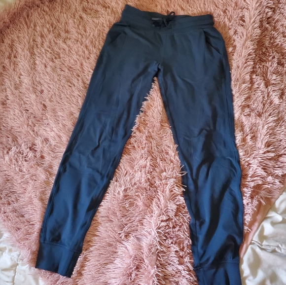 Lululemon joggers - Picture 4 of 4